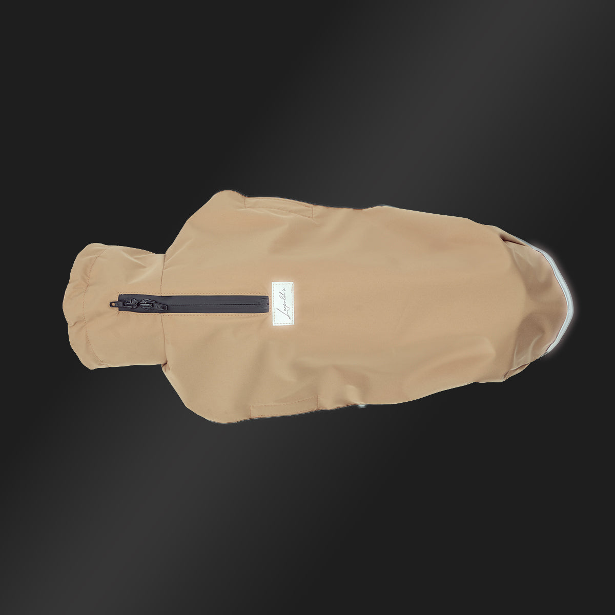 Leopold's Finest | Hunde Regenmantel Active in camel für Dackel und kleine Hunde mit Reflexstreifen als Umrandung Sicht von oben