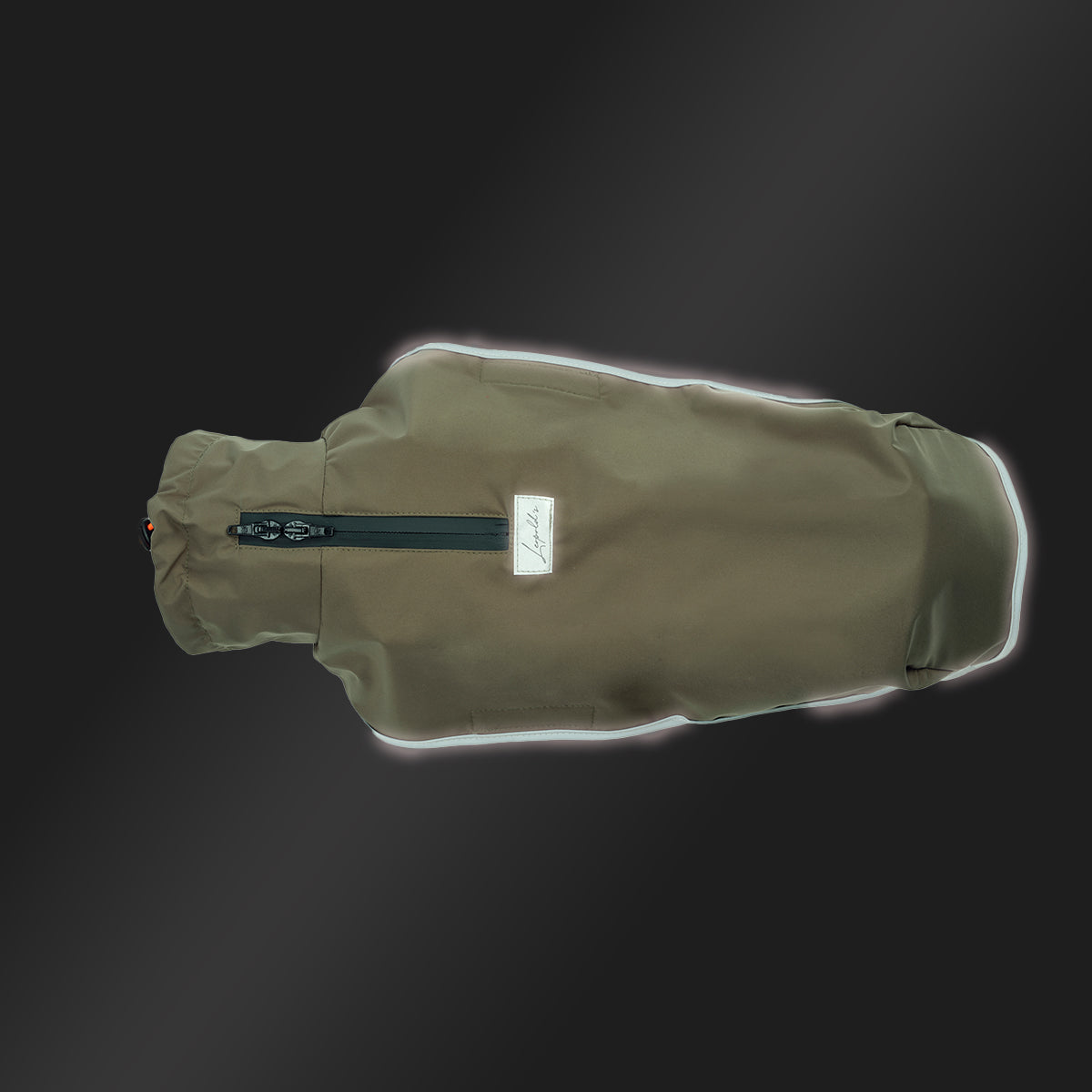 Leopold's Finest | Hunde Regenmantel Active in oliv für Dackel und kleine Hunde mit Reflexstreifen als Umrandung Sicht von oben