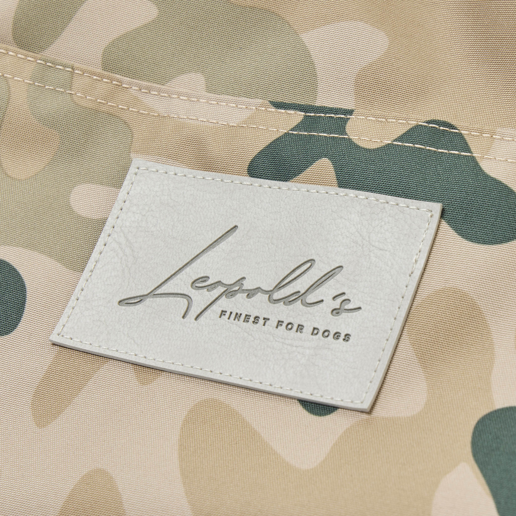4 in 1 Travel Bag Allrounder – Hundetasche und Decke in einem [camouflage hell]