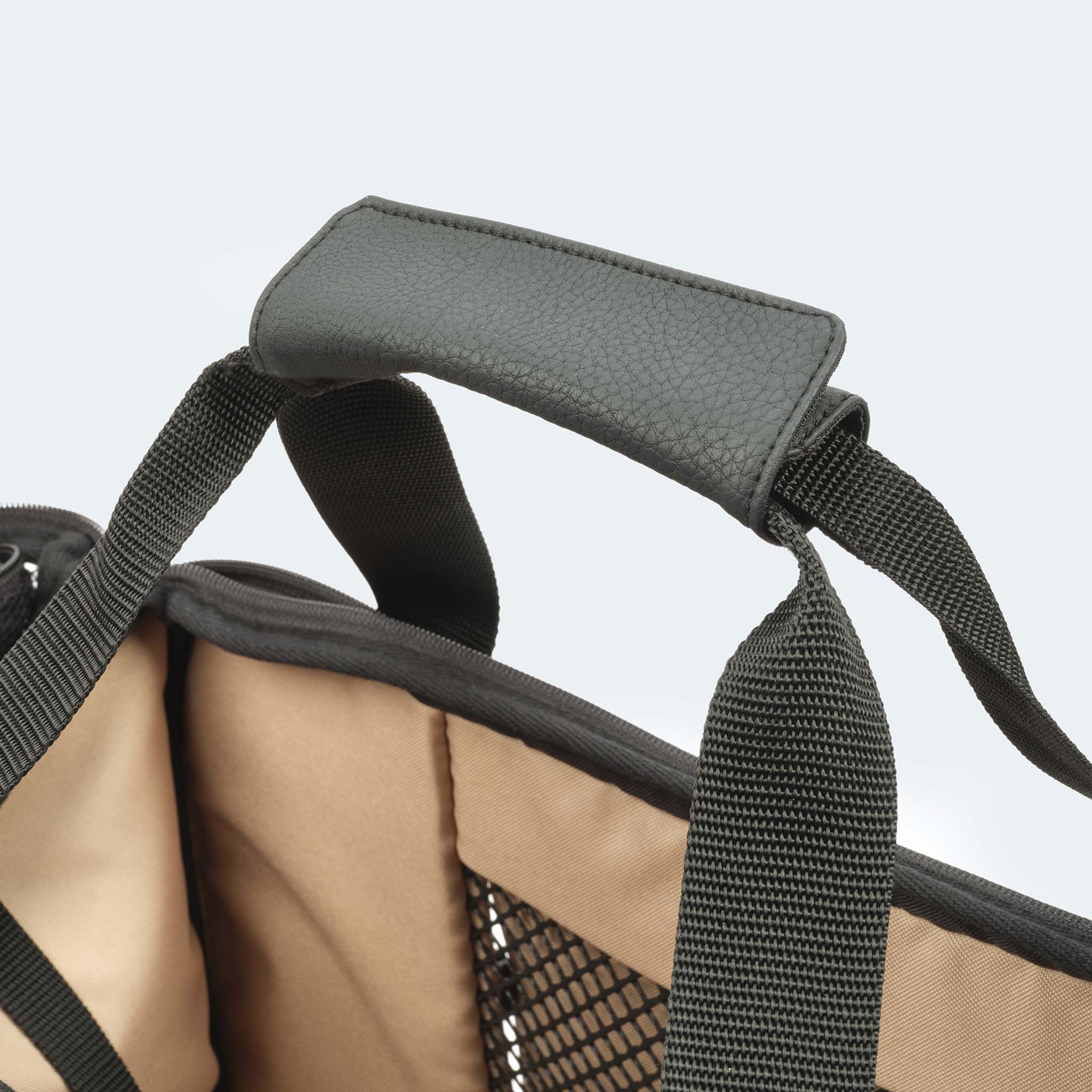 Fahrradtasche für Hunde in beige Tragegriff