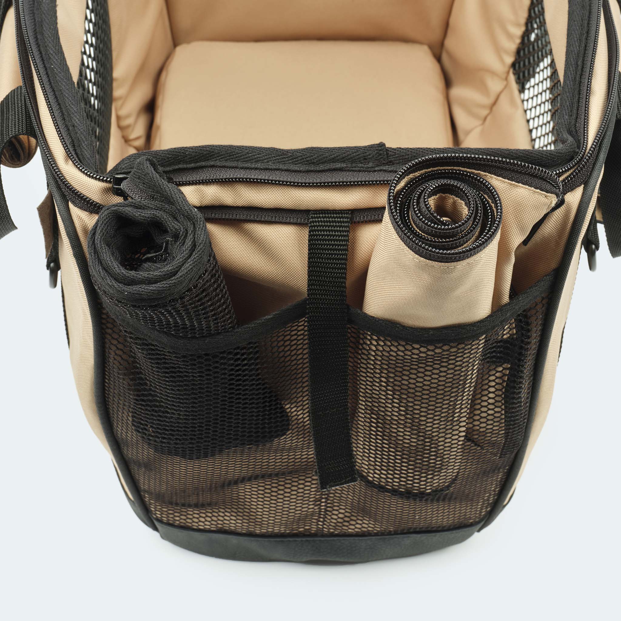 Fahrradtasche für Hunde in beige Netz und Sonnenschutz aufgerollt und im Seitennetz verstaut