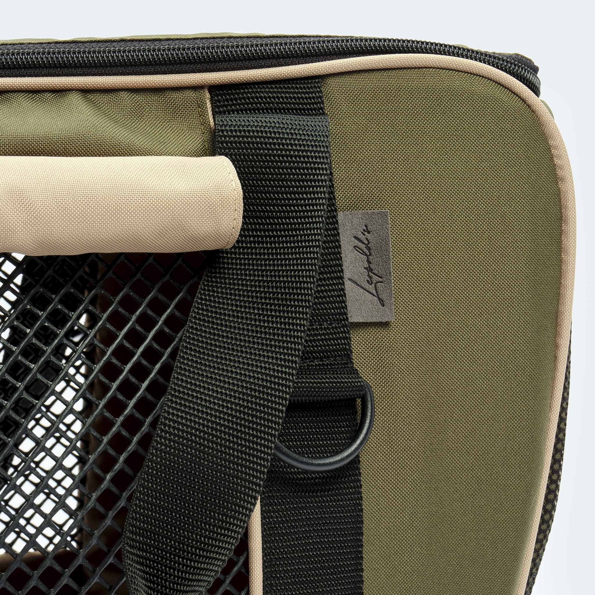 Fahrradtasche für Hunde in oliv Detailaufnahme Sonnenschutz seitlich aufgerollt