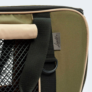 Fahrradtasche für Hunde in oliv Detailaufnahme Sonnenschutz seitlich aufgerollt