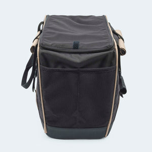 Fahrradtasche für Hunde in schwarz Netz am hinteren Teil der Fahrradtasche.