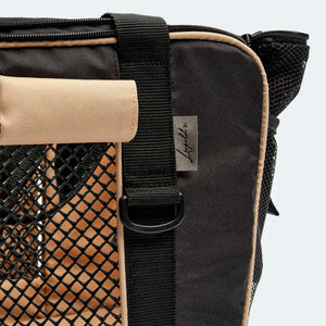 Detail Aufnahme Fahrradtasche für Hunde in schwarz 