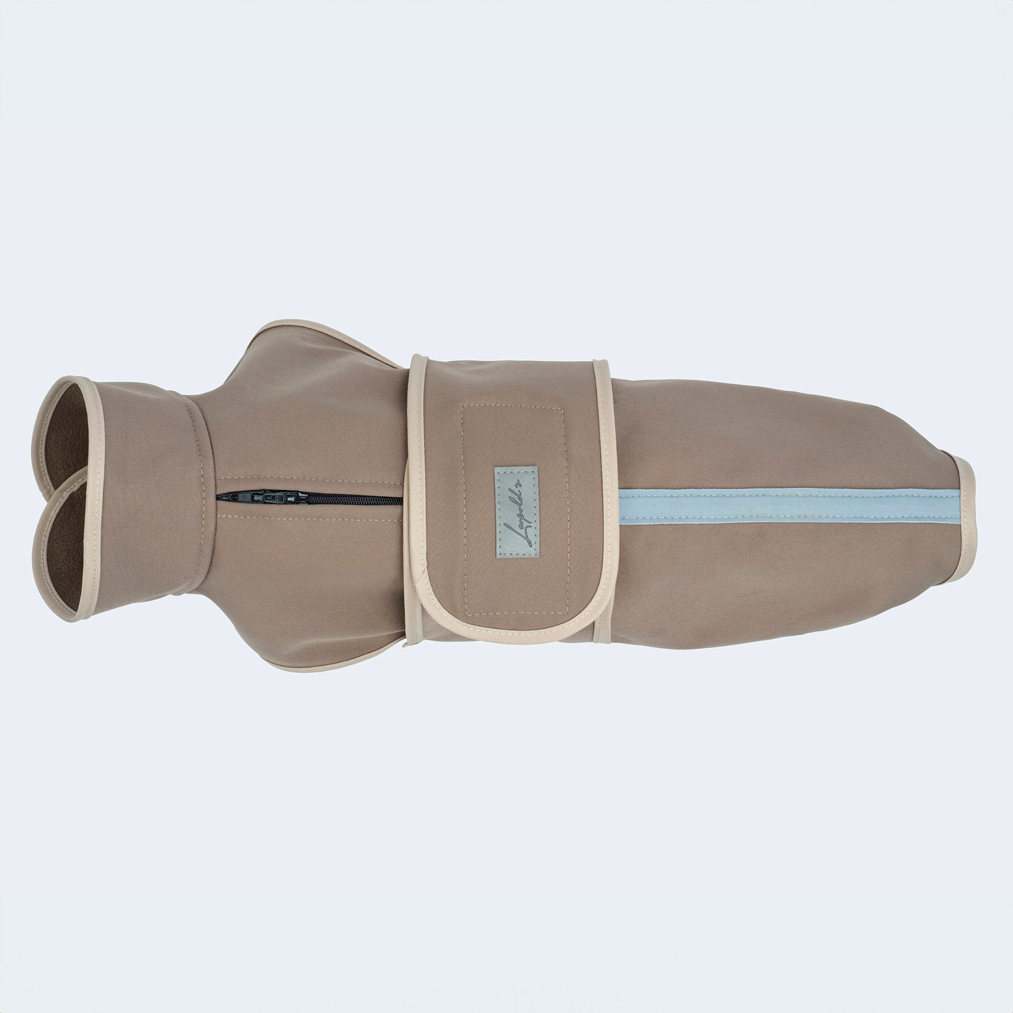 Leopold's Finest | Hunde Softshellmantel in braun mit Brustlatz Ansicht von oben für Dackel und kleine Hunde