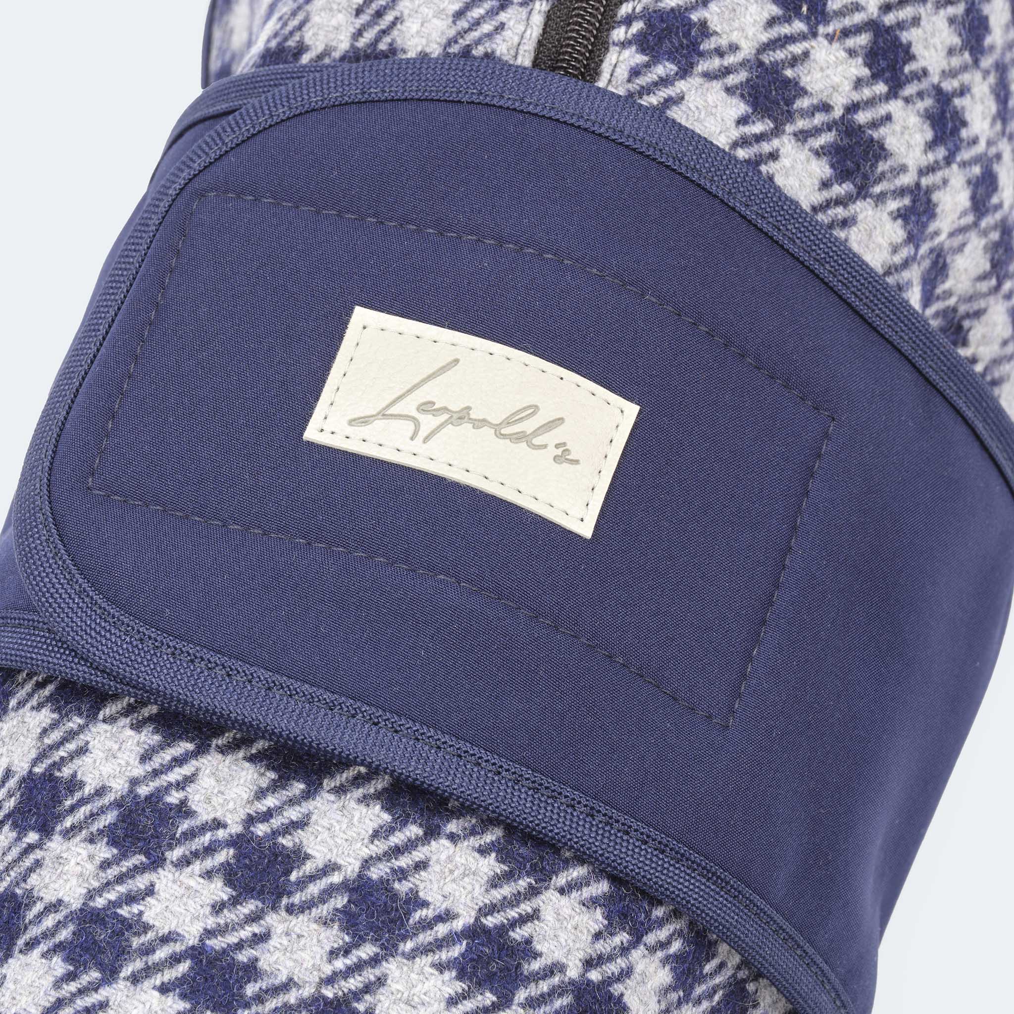 Leopold's Finest | Hundemantel aus Wolle mit Vichy Karo-Muster in blau für Dackel und kleine Hunde Softhellbrustlatz