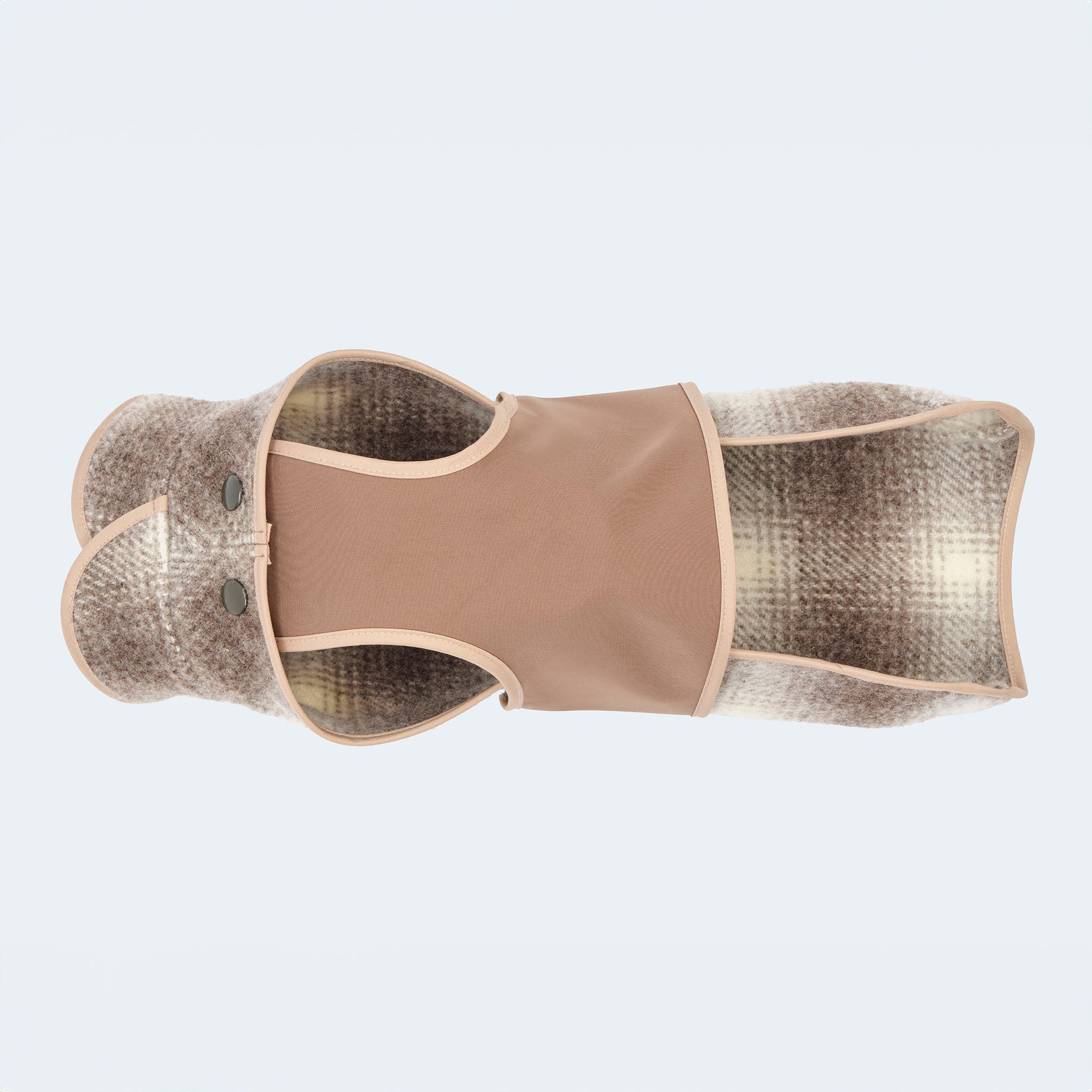 Leopold's Finest | Ungefütterter Lodenmantel in braunem Karo Muster mit braunem austauschbarem Ersatz Softshell Brustlatz für Dackel und kleine Hunde Sicht von unten