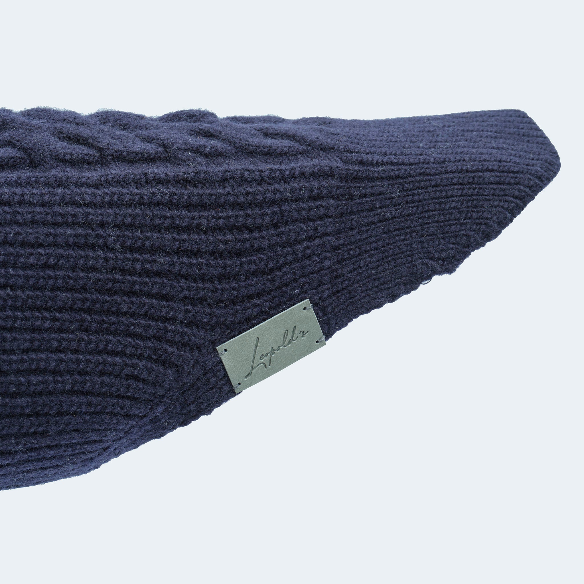 Leopold's Finest | Hundepullover aus Merinowolle für Dackel und kleine Hunde in dunkelblau Details