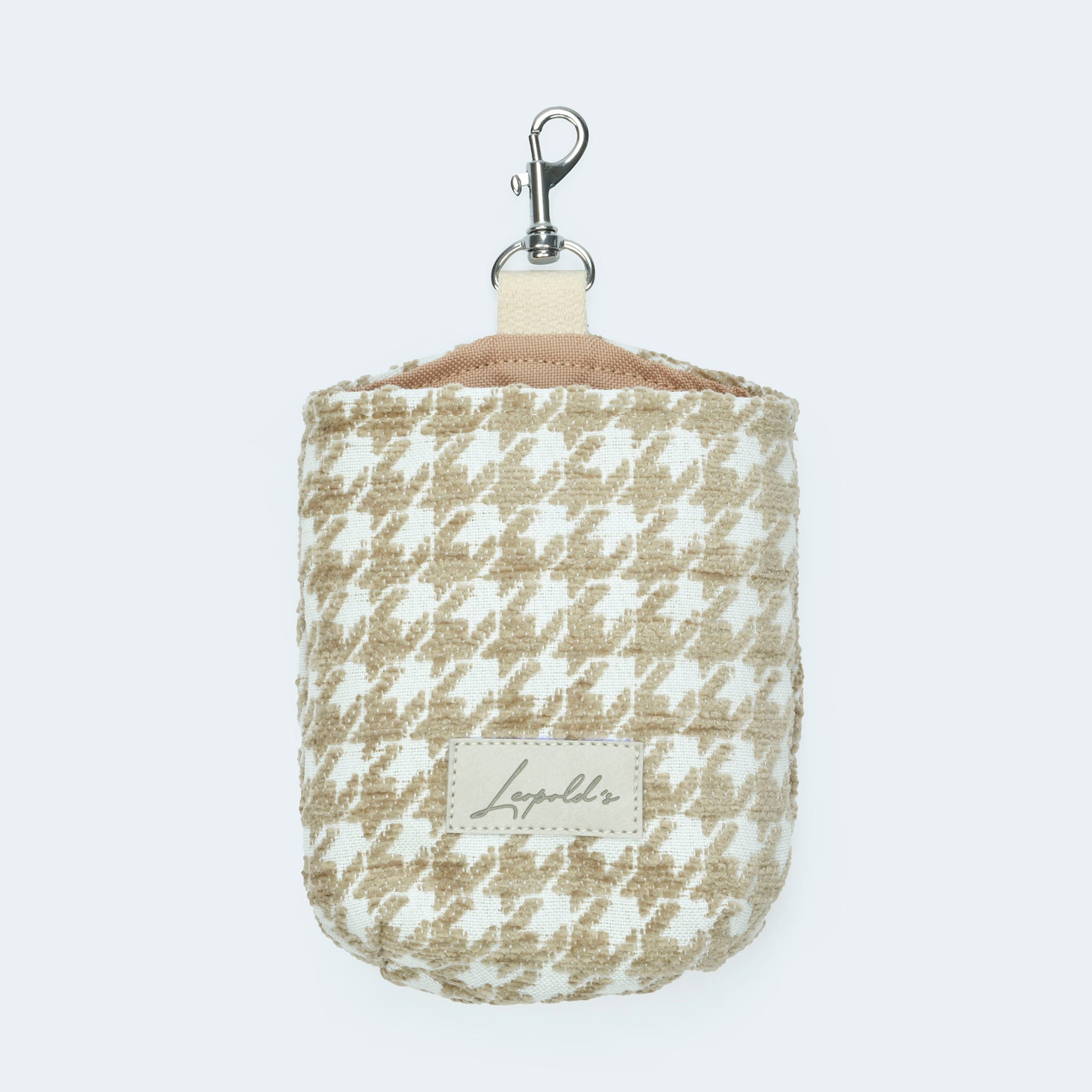 Leopold's Finest | Vorderseite des Leckerlibeutels für Hunde im eleganten Hahnentrittmuster.
