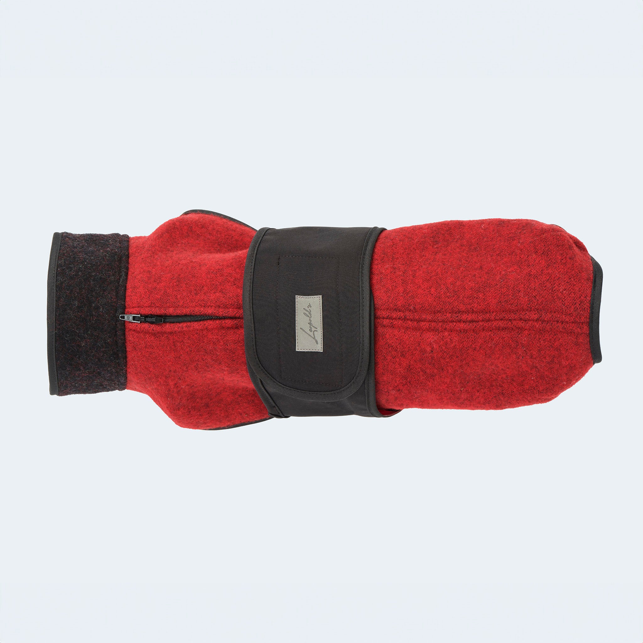 Leopold's Finest | Lodenmantel für Dackel und kleine Hunde in rot mit Softshell Bauchschutz in schwarz Ansicht von oben