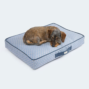 Orthopädisches Hundekissen Santorini Outdoor – Design & Komfort für Garten  und Terrasse