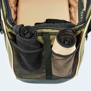 Fahrradtasche für Hunde in oliv Detail Netz und Sonnenschutz aufgerollt und verstaut