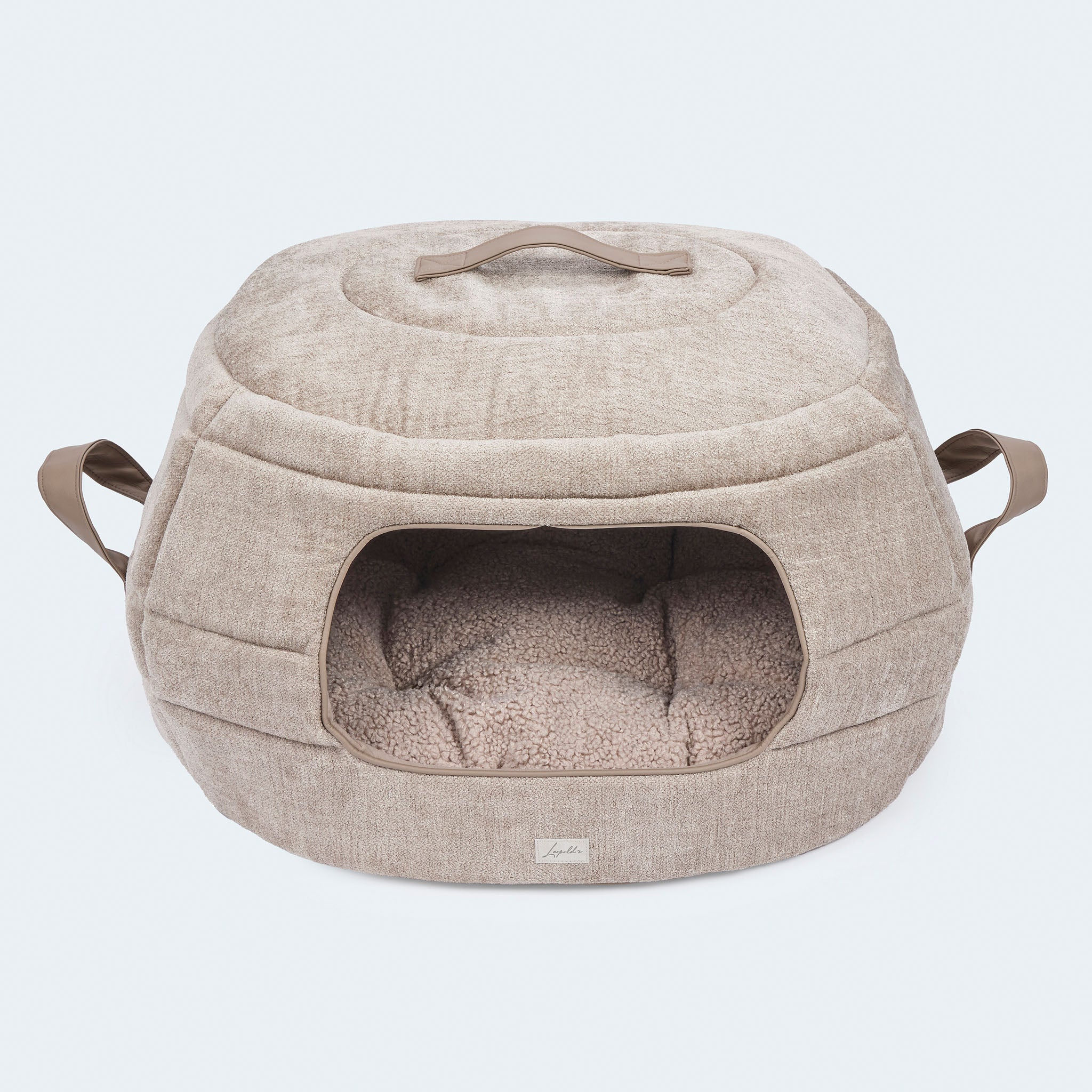 Leopold's Finest | 2-in-1 Hundehöhle & Hundebett in beige für Dackel und kleine Hunde. Ansicht der Höhlen-Form von vorne.
