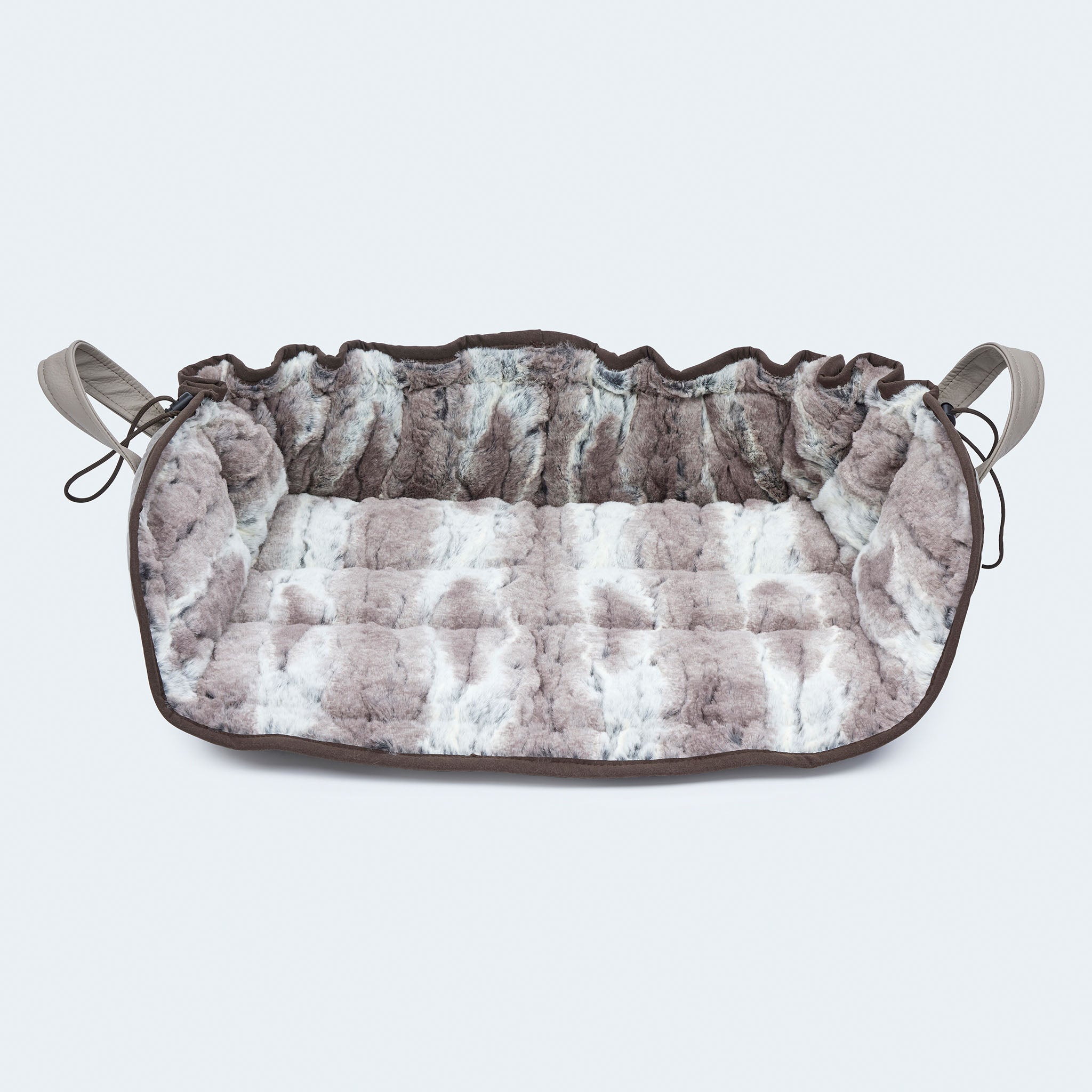 Leopold's Finest | Weiches Hundekissen Cosy Cloud für Dackel und kleine Hunde  in Luchs-Optik. Ansicht der Muschel-Form von vorne.