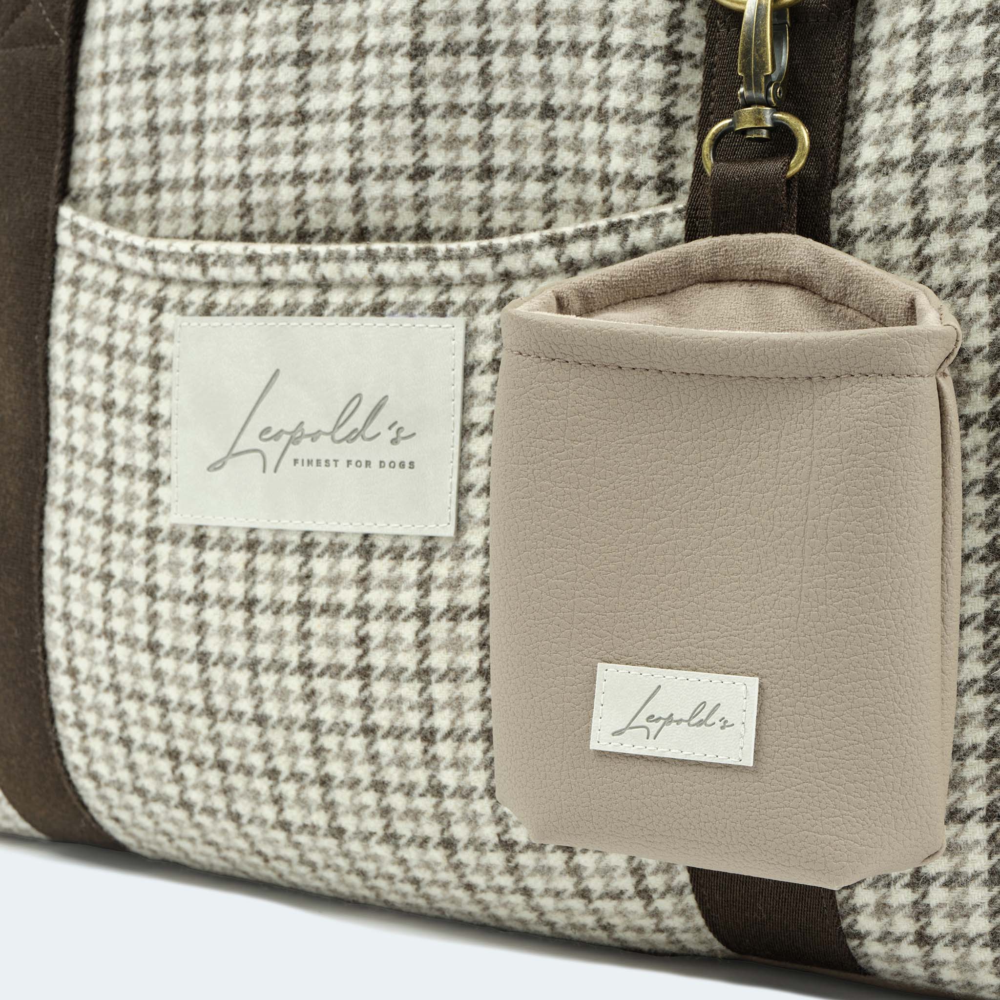 Leopold's Finest | Details von der CosyBag St.Moritz mit Schattenkaro-Muster Hundetasche für Dackel und kleine Hunde 
