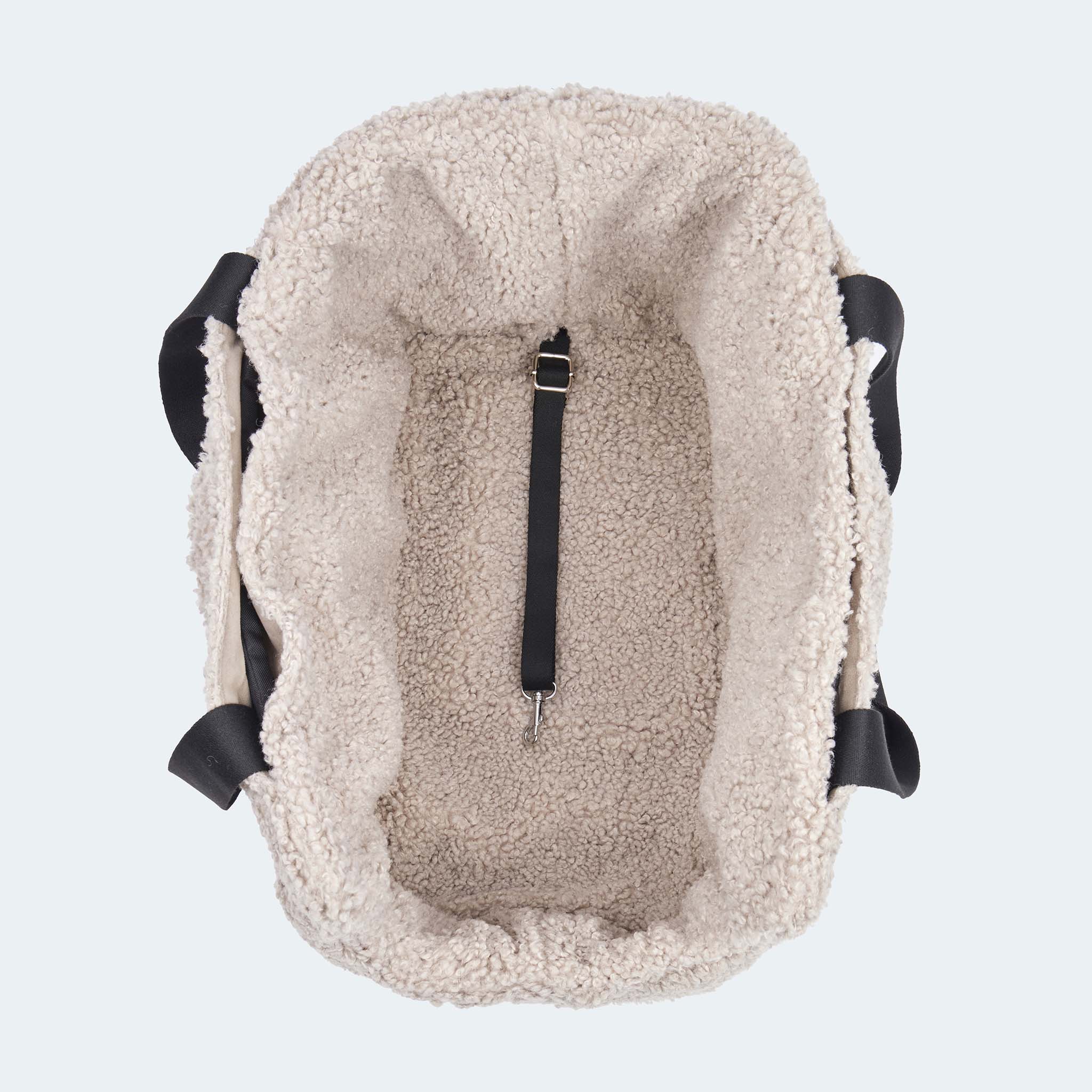 Hundetasche EasyLuxe für Dackel und kleine Hunde mit ausknöpfbarem Innenfutter aus Curly. Zwei Seitentaschen und integrierter Sicherungsleine. Ansicht von oben. [beige]