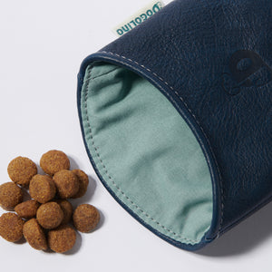 Leckerlibeutel mit Gassibeutelfach     - von Dogolino kaufen bei leopolds-finest